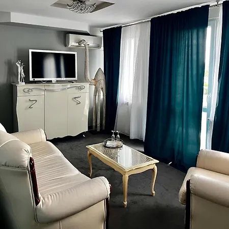 帝国酒店 3* Pionki