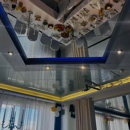 帝国酒店 酒店 Pionki