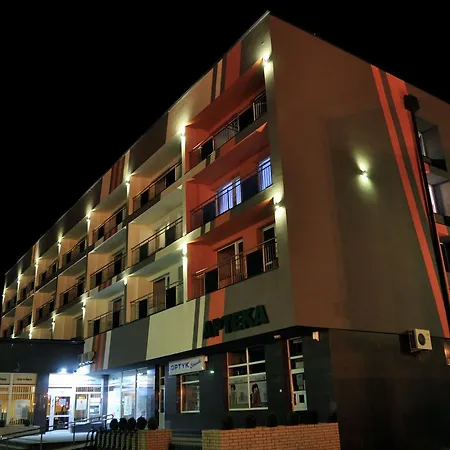 帝国酒店 酒店 Pionki